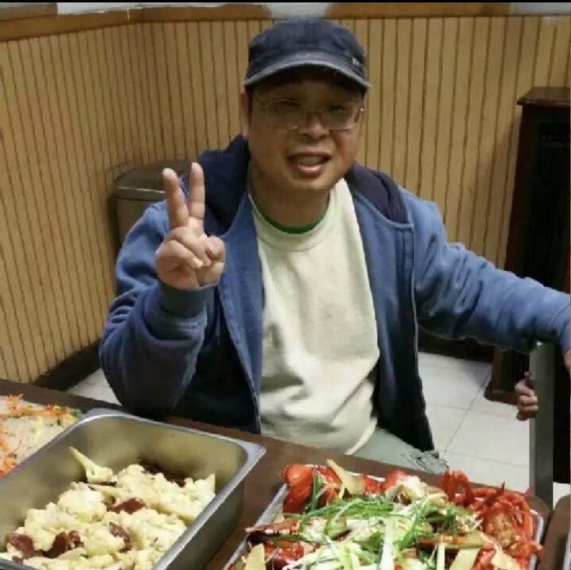 wally的第一张照片--烟台相亲服务中心