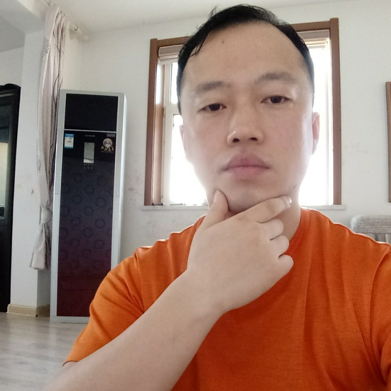 爱热闹的人的第一张照片--烟台相亲服务中心