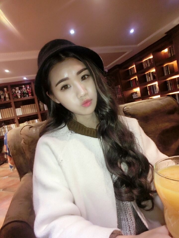 气质小妹的第三张照片--烟台相亲服务中心