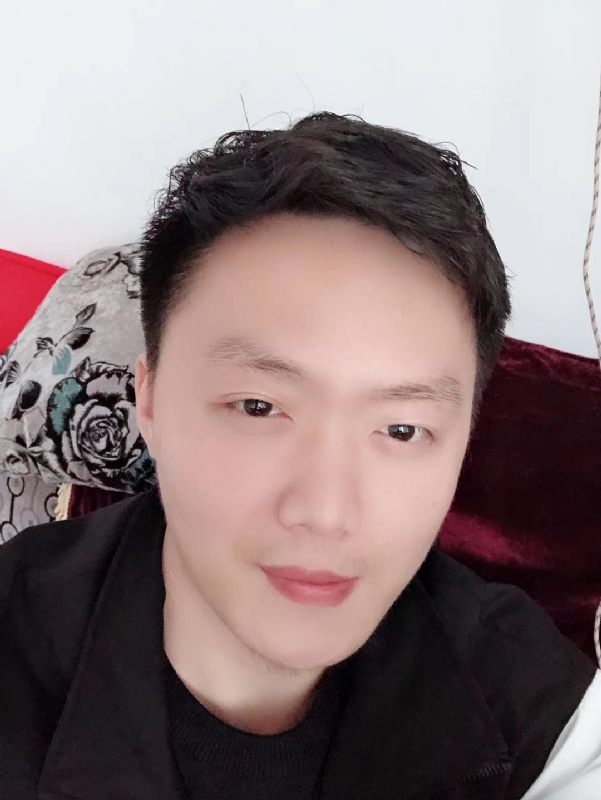 执迷的鲸鱼的第一张照片--烟台相亲服务中心