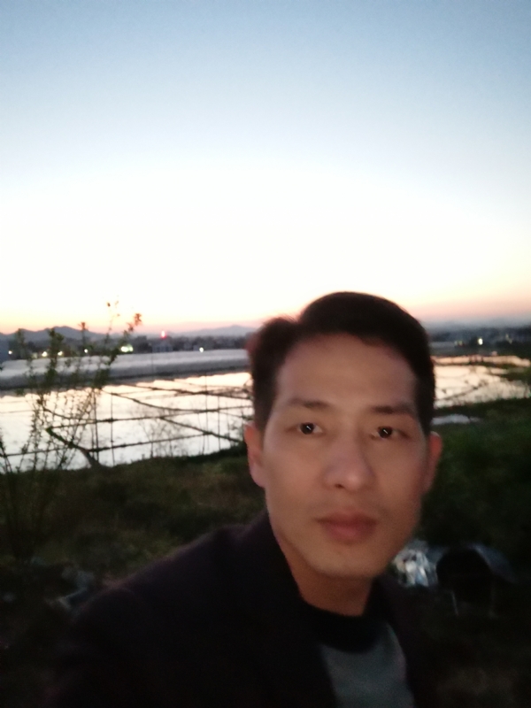 不忘初心的第一张照片--烟台相亲服务中心