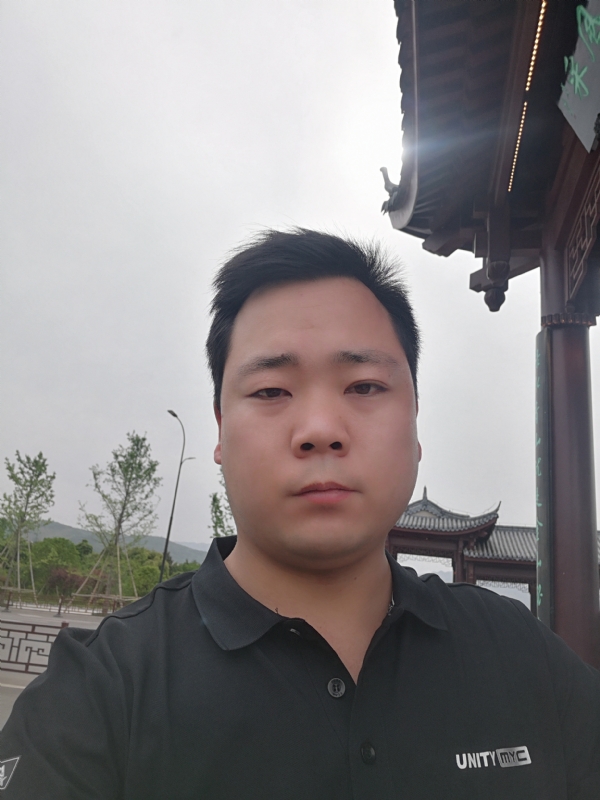 微笑的第一张照片--烟台相亲服务中心