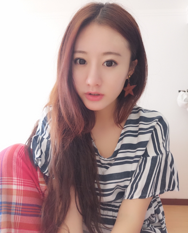 没有故事的女同学的第二张照片--烟台相亲服务中心