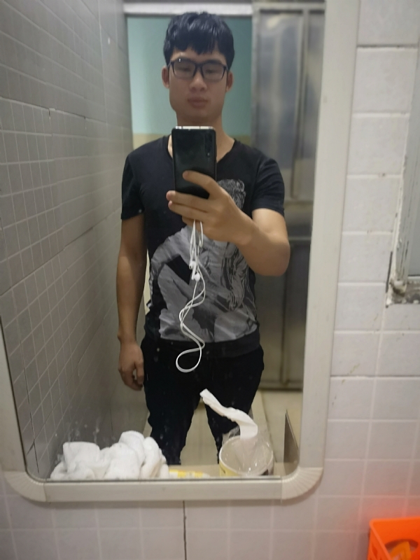 右手的执着的第一张照片--烟台相亲服务中心