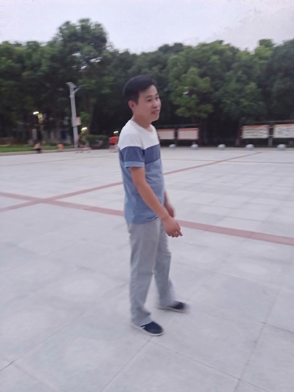 一笑的第一张照片--烟台相亲服务中心