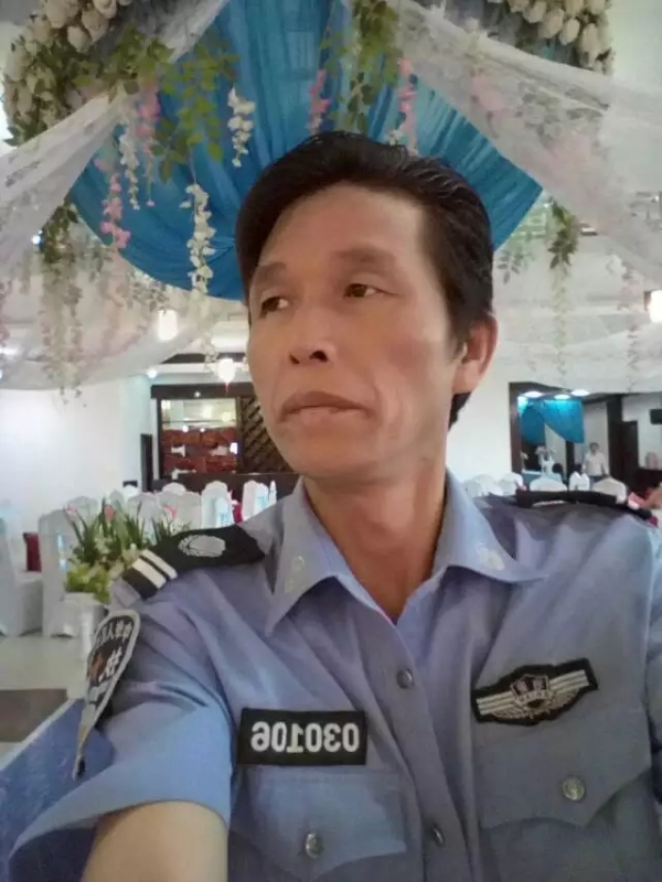 卧窗听雨的第二张照片--烟台相亲服务中心