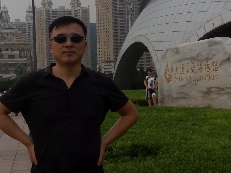 豁达的第一张照片--烟台相亲服务中心