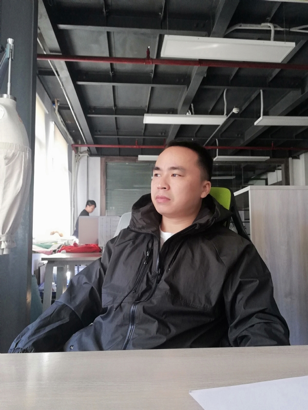 左眼皮跳跳的第一张照片--烟台相亲服务中心