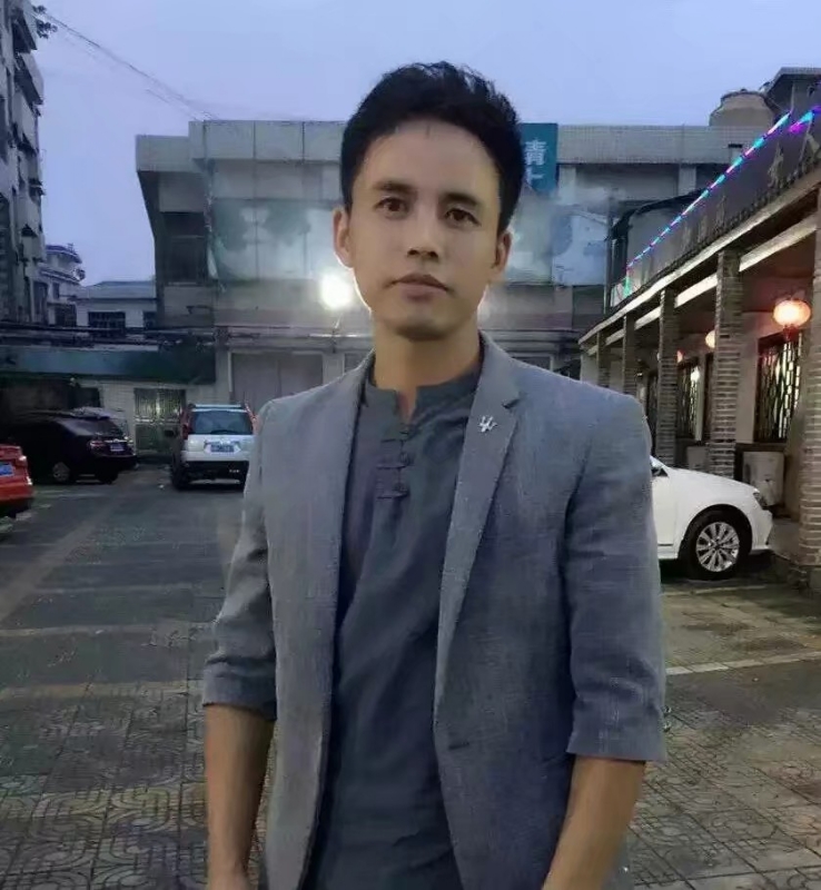 华谢的第一张照片--烟台相亲服务中心