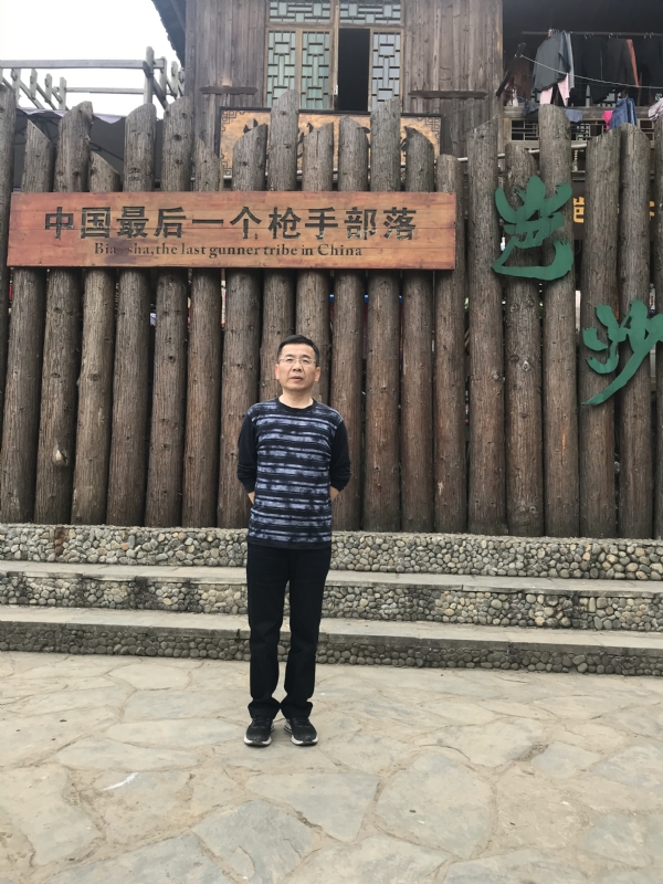 屯里的富豪的第一张照片--烟台相亲服务中心