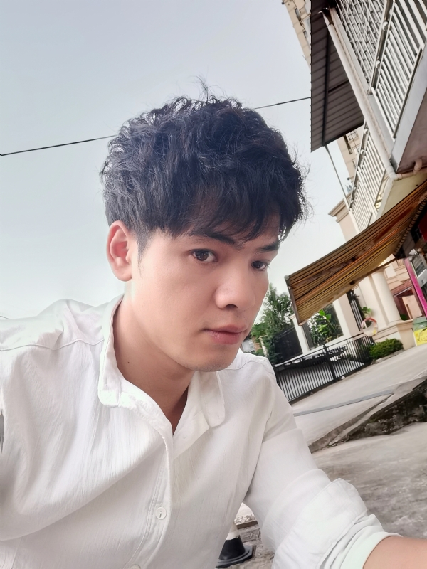 幕后老板的第一张照片--烟台相亲服务中心