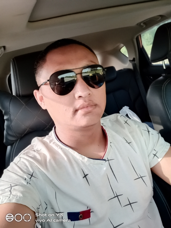 寻缘的第一张照片--烟台相亲服务中心