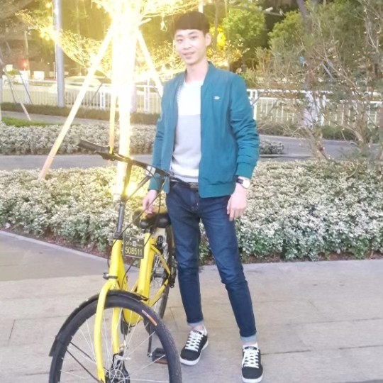 李伟的第一张照片--烟台相亲服务中心