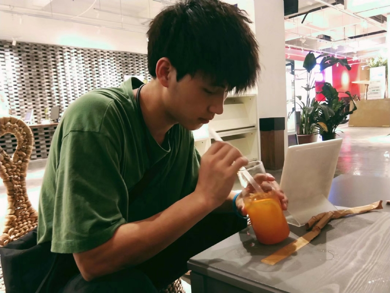 一花一世界的第一张照片--烟台相亲服务中心