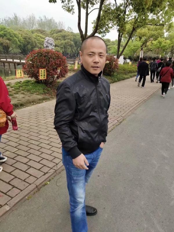 傻子的第一张照片--烟台相亲服务中心