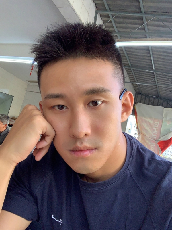 相见恨晚的第二张照片--烟台相亲服务中心