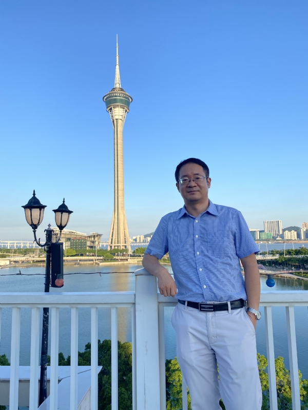 Yangyi的第三张照片--烟台相亲服务中心