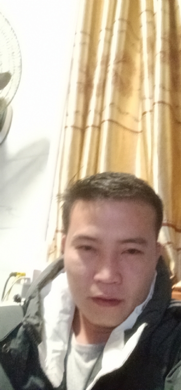 一个人的烟火的第一张照片--烟台相亲服务中心