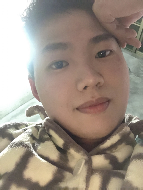 她的第四张照片--烟台相亲服务中心