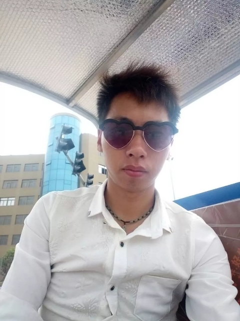 寻缘的第一张照片--烟台相亲服务中心
