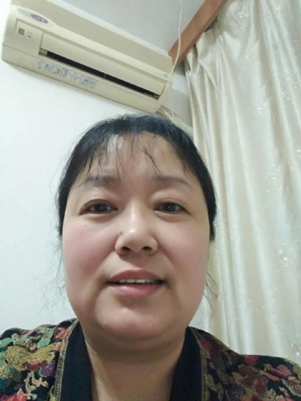 雨中漫步的第一张照片--烟台相亲服务中心