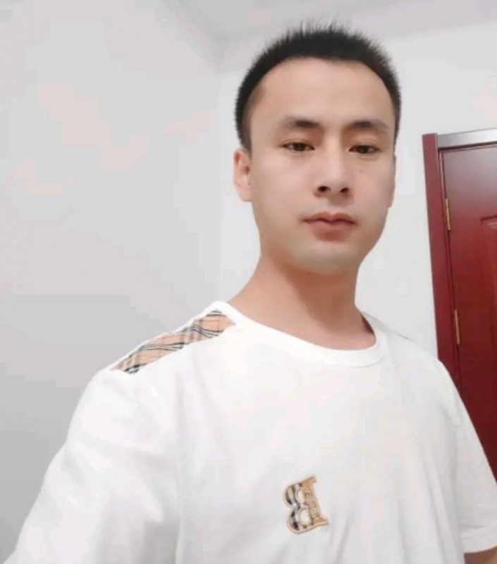 海阔天空的第一张照片--烟台相亲服务中心