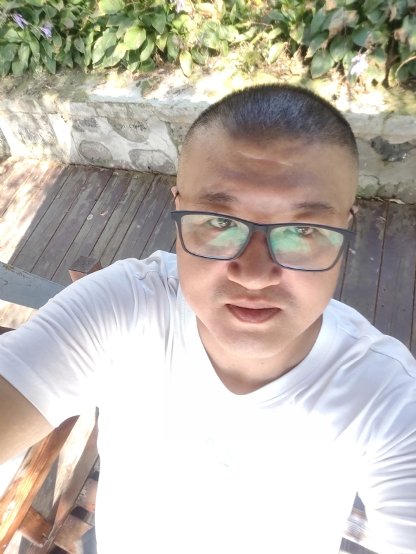 羊十八的第一张照片--烟台相亲服务中心