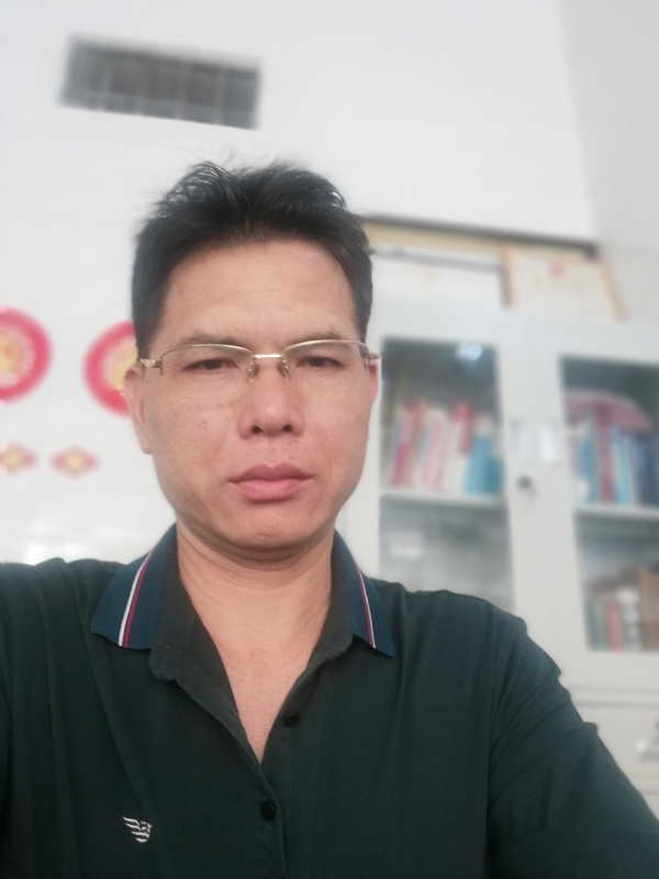 后视镜的第一张照片--烟台相亲服务中心
