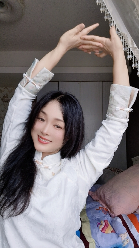 伊伊的第四张照片--烟台相亲服务中心