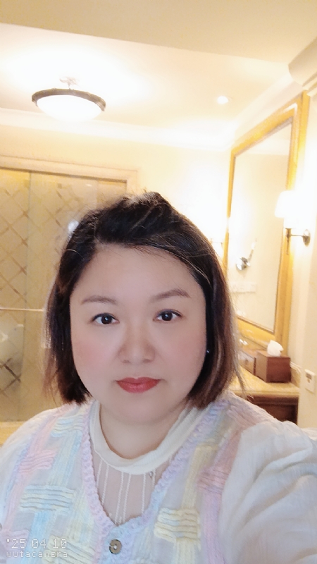 衎静玲瓏的第一张照片--烟台相亲服务中心