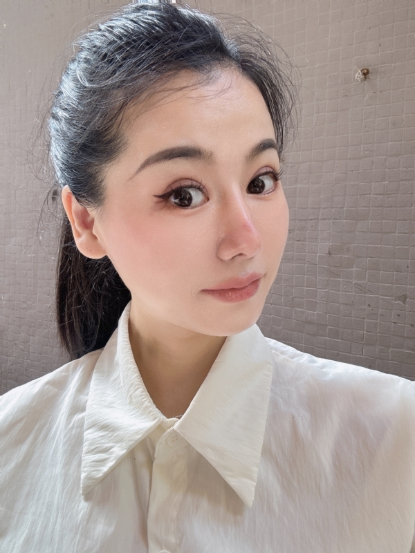 金莉的第二张照片--烟台相亲服务中心