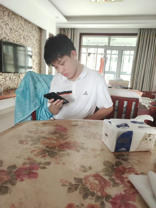 铁在烧的第一张照片--烟台相亲服务中心