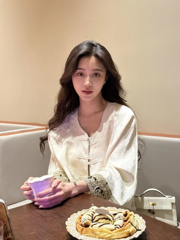 Anna的第一张照片--烟台相亲服务中心