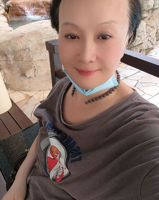 hong的第三张照片--烟台相亲服务中心